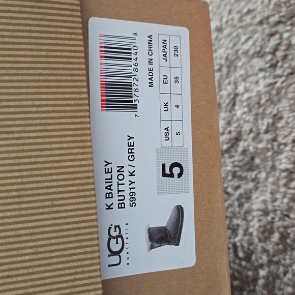UGG Bailey Button Boot - Picture 2 of 4